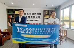 他花了12年時間，自創(chuàng)大閘蟹品牌，如今在全國開7家分店，年銷售額上千萬